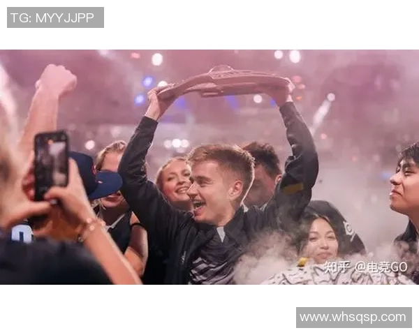 梦中成为足球明星代言人体验人生巅峰的奇妙旅程